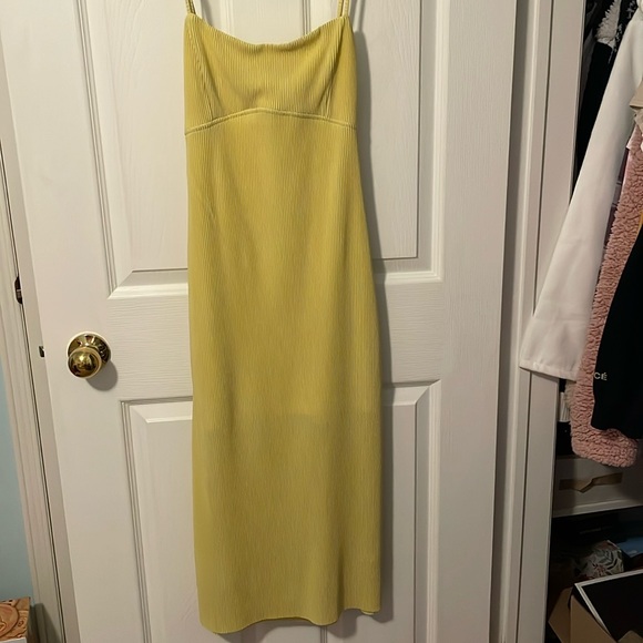 Long formal yellow dress - Picture 4 of 5